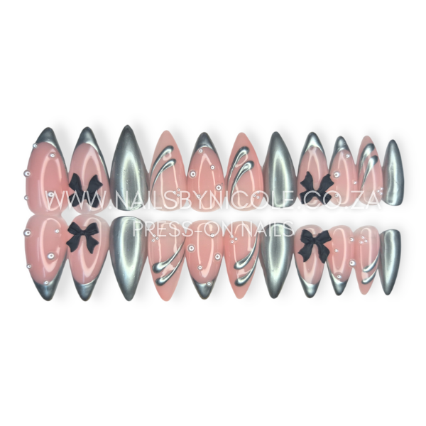 Luxury Press On Nails Set 20pc – Medium Stiletto – Metallic Silver & Bows